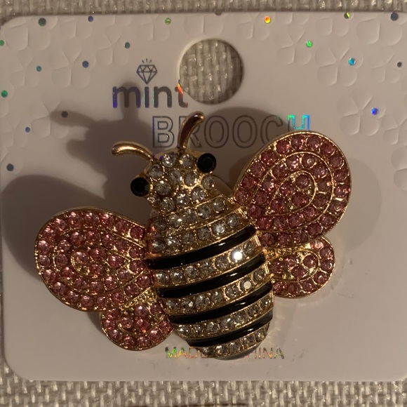 Mint Jewelry - Mint Pink and Gold Crystal Bee Pin
